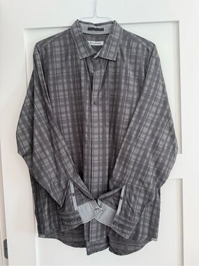 Tommy Bahama L/S Botton Down Shirt.  Size XXL.